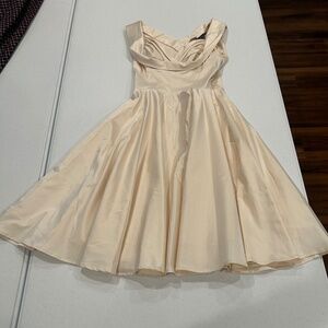 Bridesmaids dress in thick sateen